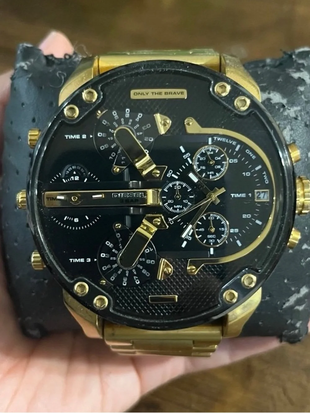 Diesel DZ7333 Mr Daddy 2.0 Chronograph Gold Stainless Steel Watch.